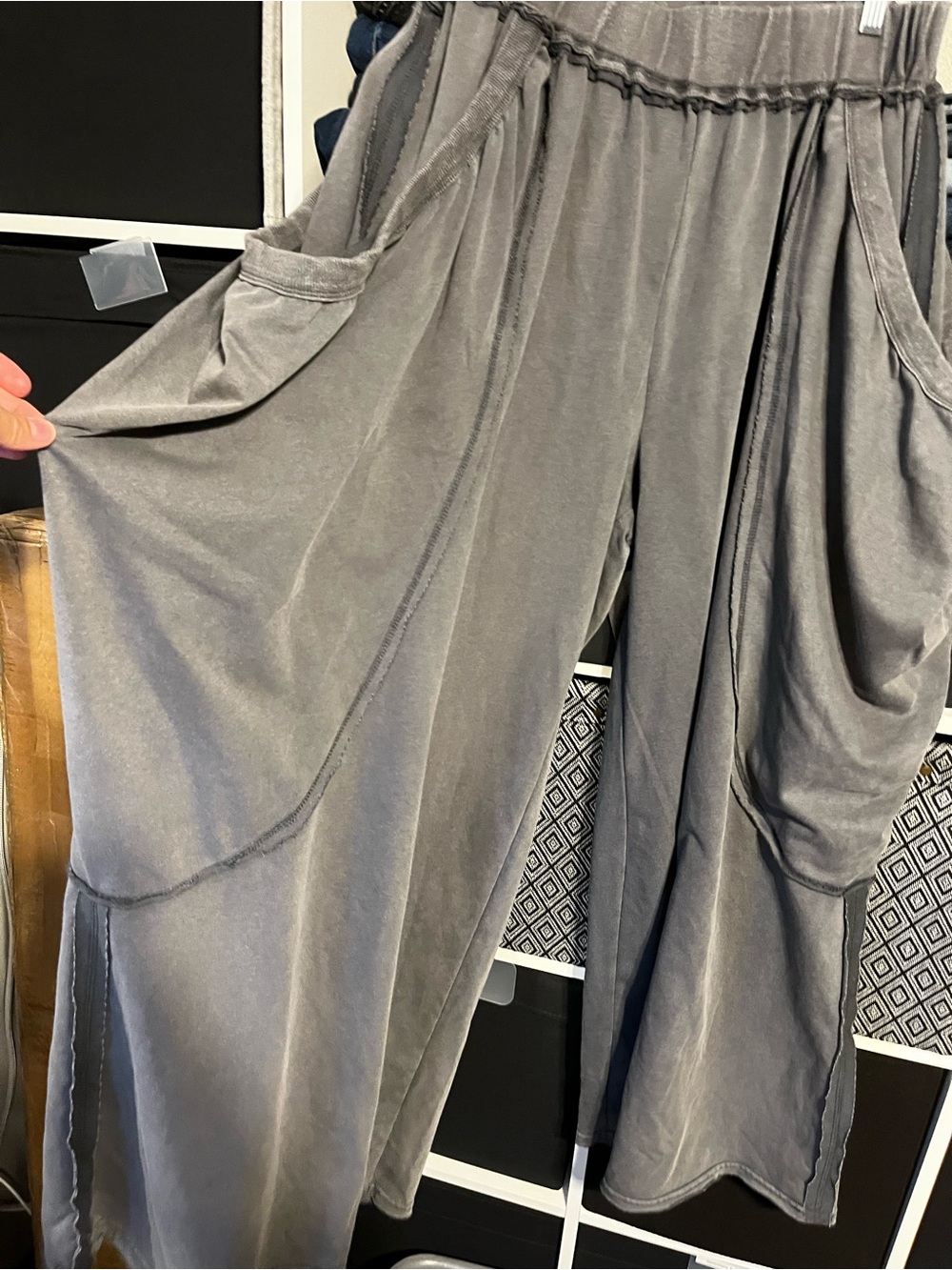 Relaxed Wide-Leg Gray Pocket Trousers - Picture 3 of 6